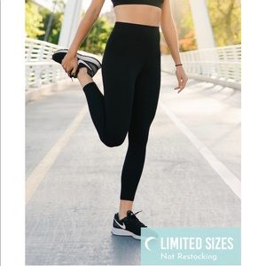 Zyia Hero Black pocket high rise leggings.